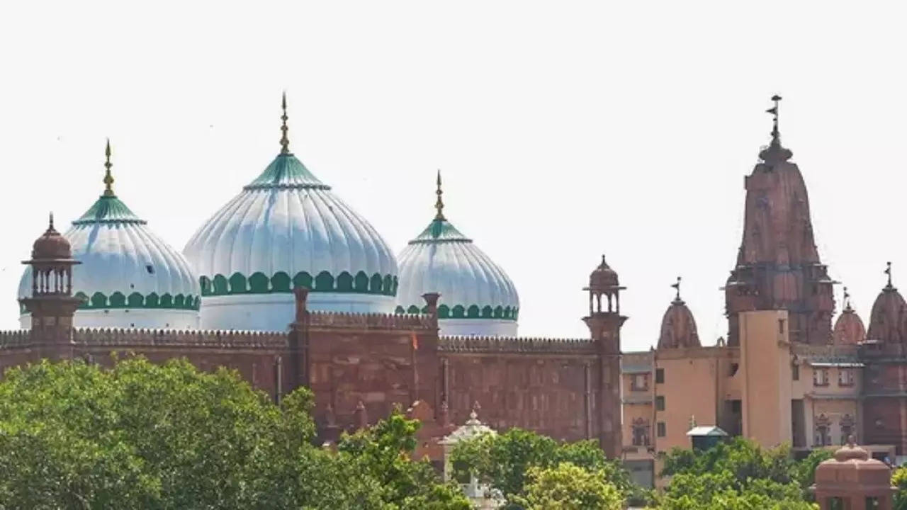 A view of Sri Krishna Janmabhoomi temple and Shahi Idgah mosque