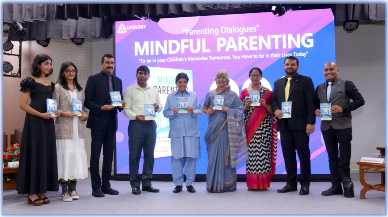 Aparna, Jahnavi, Ajayya Kumar, Dr Saha, Dr Kiran Bedi, Minakshi Kushwaha, Dr Meghna, Rahul J Nair, Praveen Parameswar at the book release event in Delhi