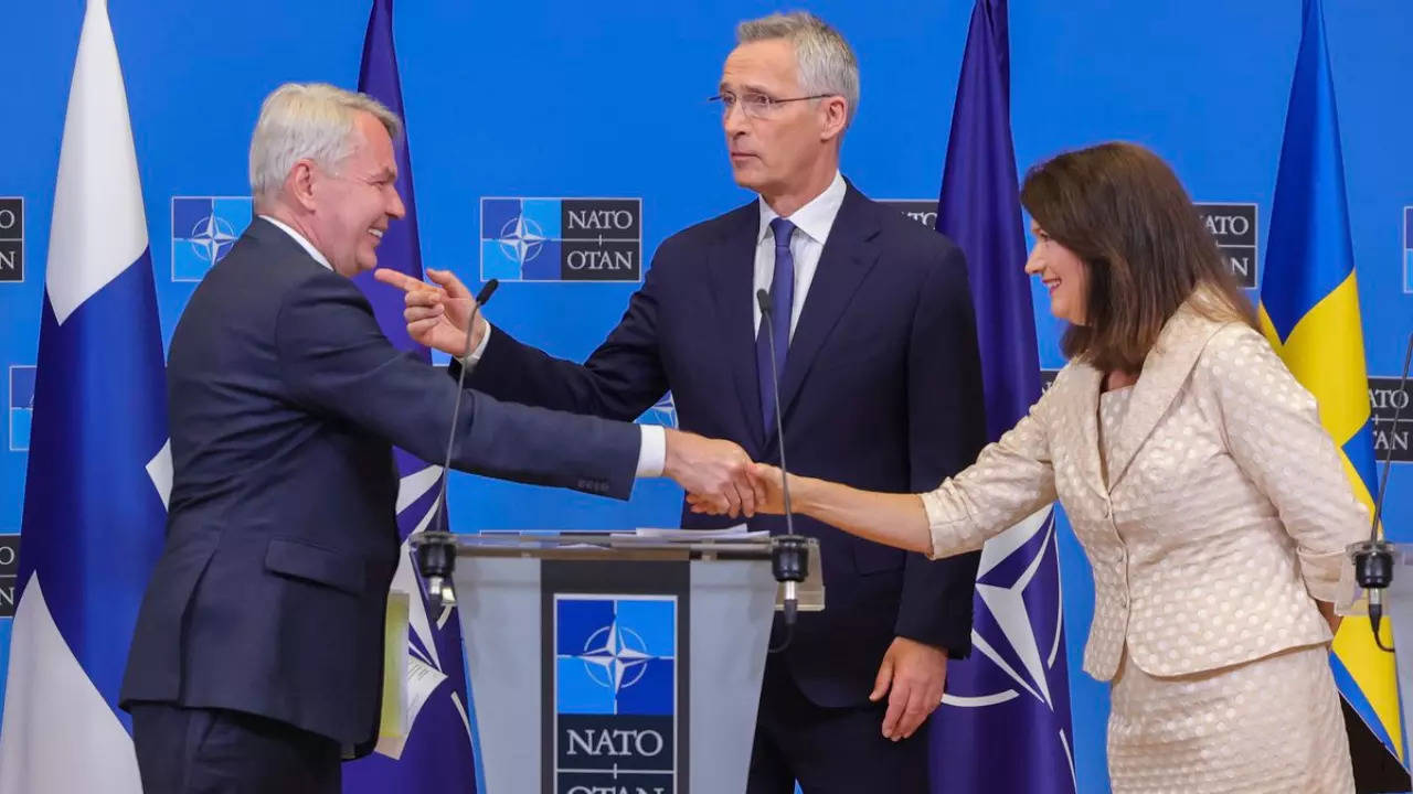 ​Finland's Foreign Minister Pekka Haavisto (L) Sweden's Foreign Minister Ann Linde (R) and NATO Secretary General Jens Stoltenberg