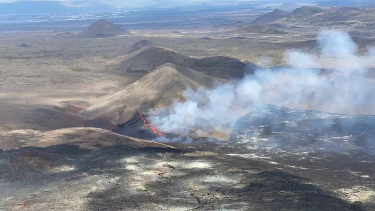 southwest Iceland volcanic eruption govt photo