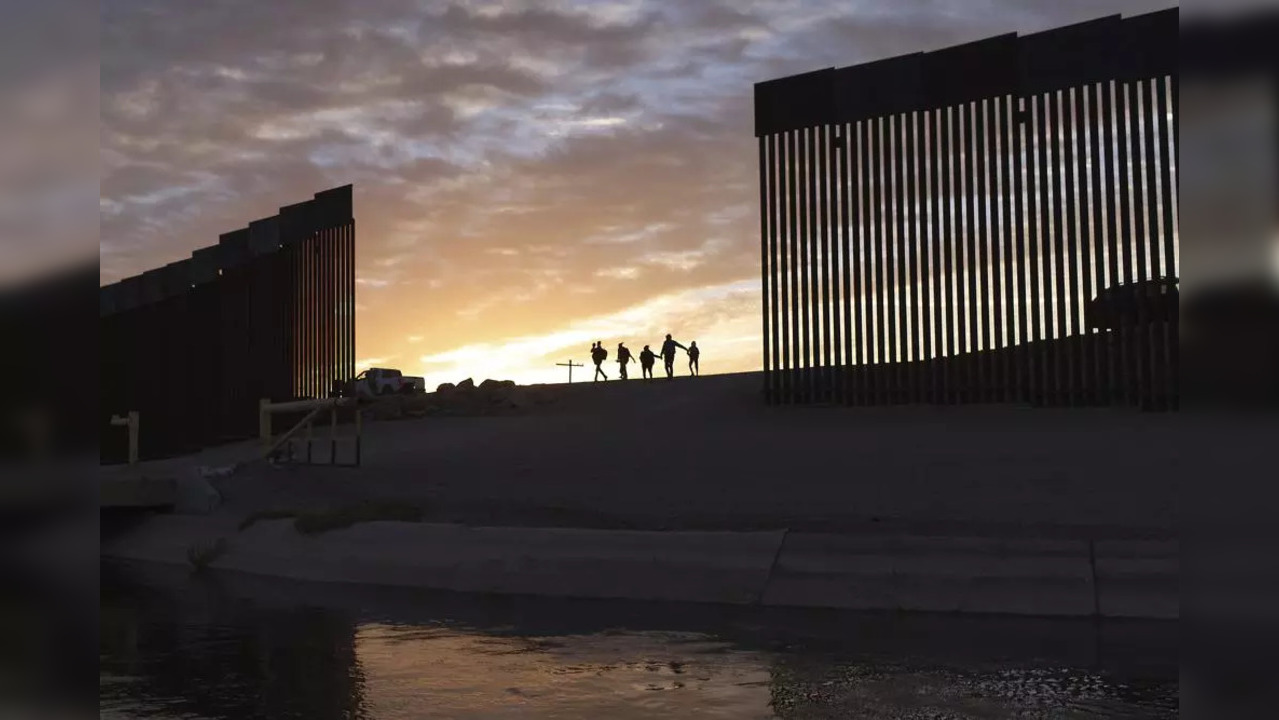 US Mexico border