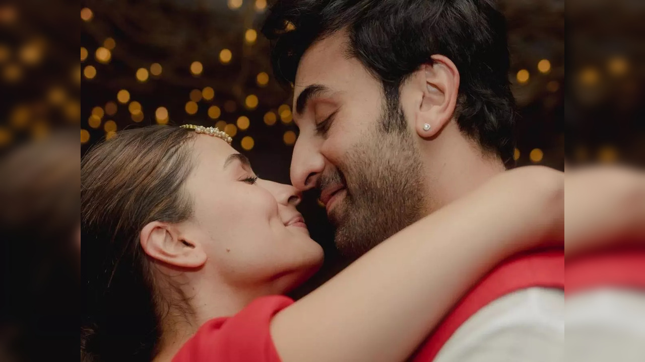 Alia Bhatt shares cutest pic of Ranbir Kapoor from Brahmastra shoot, reveals sweet gesture he used to make between shots