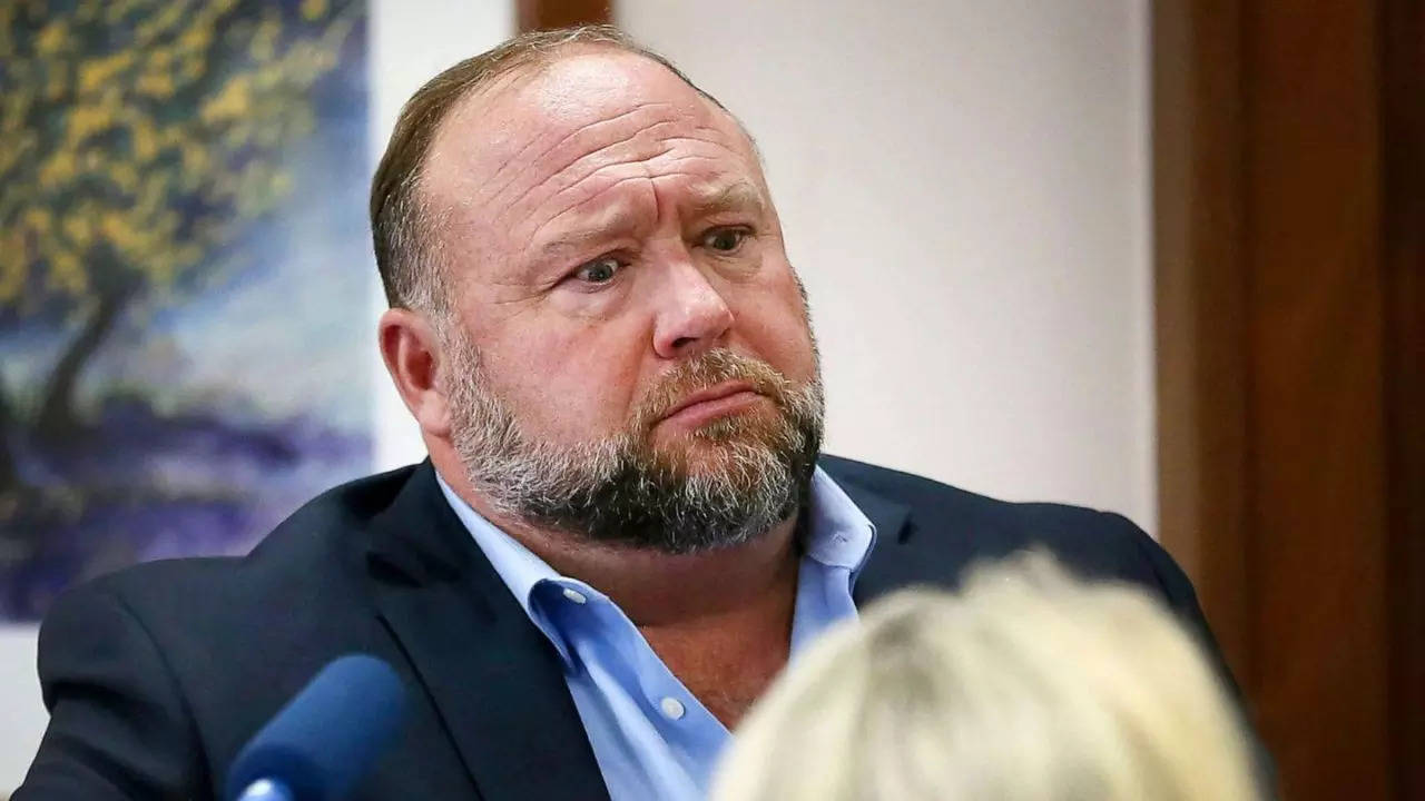 alex jones consparicy theorist AP photo