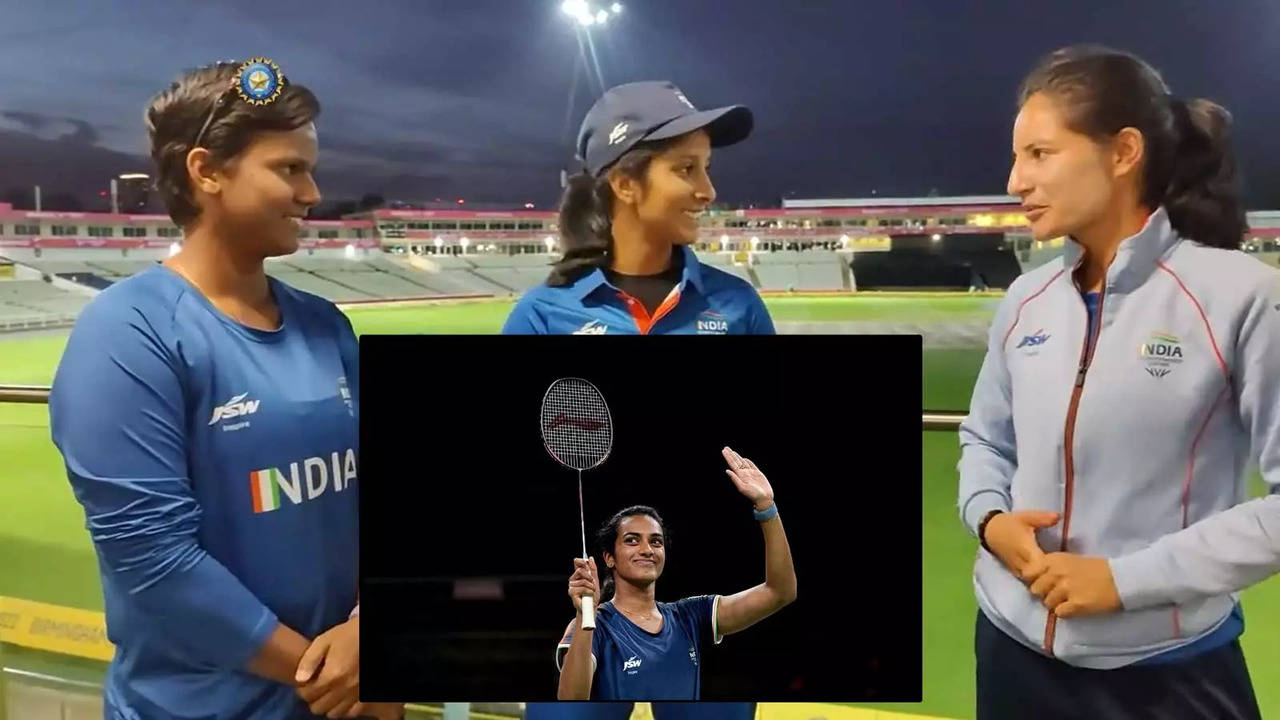 Indian women's cricketers got to witness PV Sindhu in action live