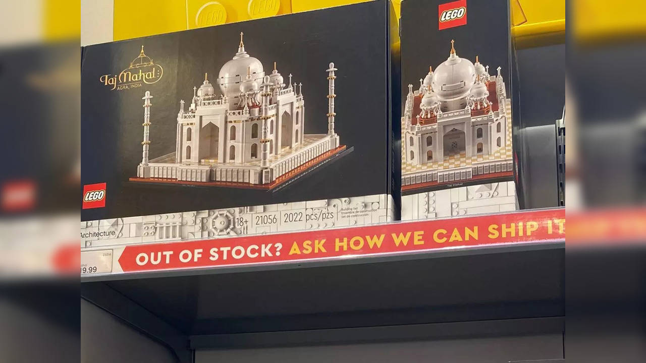 Taj Mahal LEGO set thought to be 'out of stock' at Manhattan store | Picture courtesy: Twitter/@anandmahindra