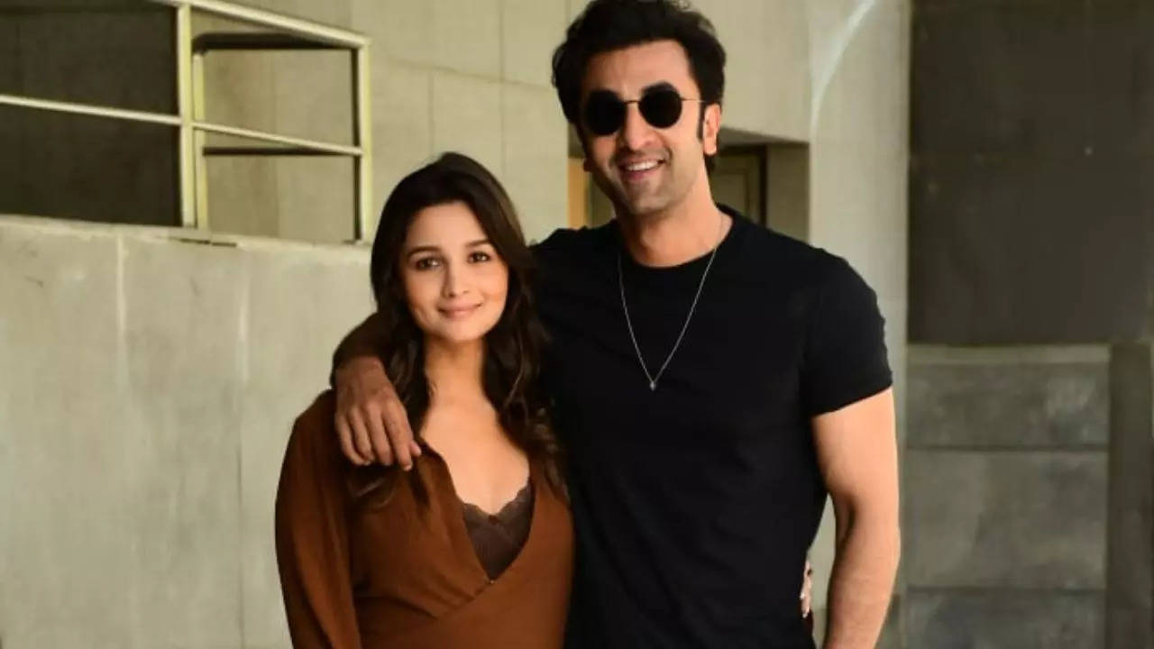 Parents-to-be Alia Bhatt and Ranbir Kapoor's loved up photos from  Brahmastra event have our heart - See pics