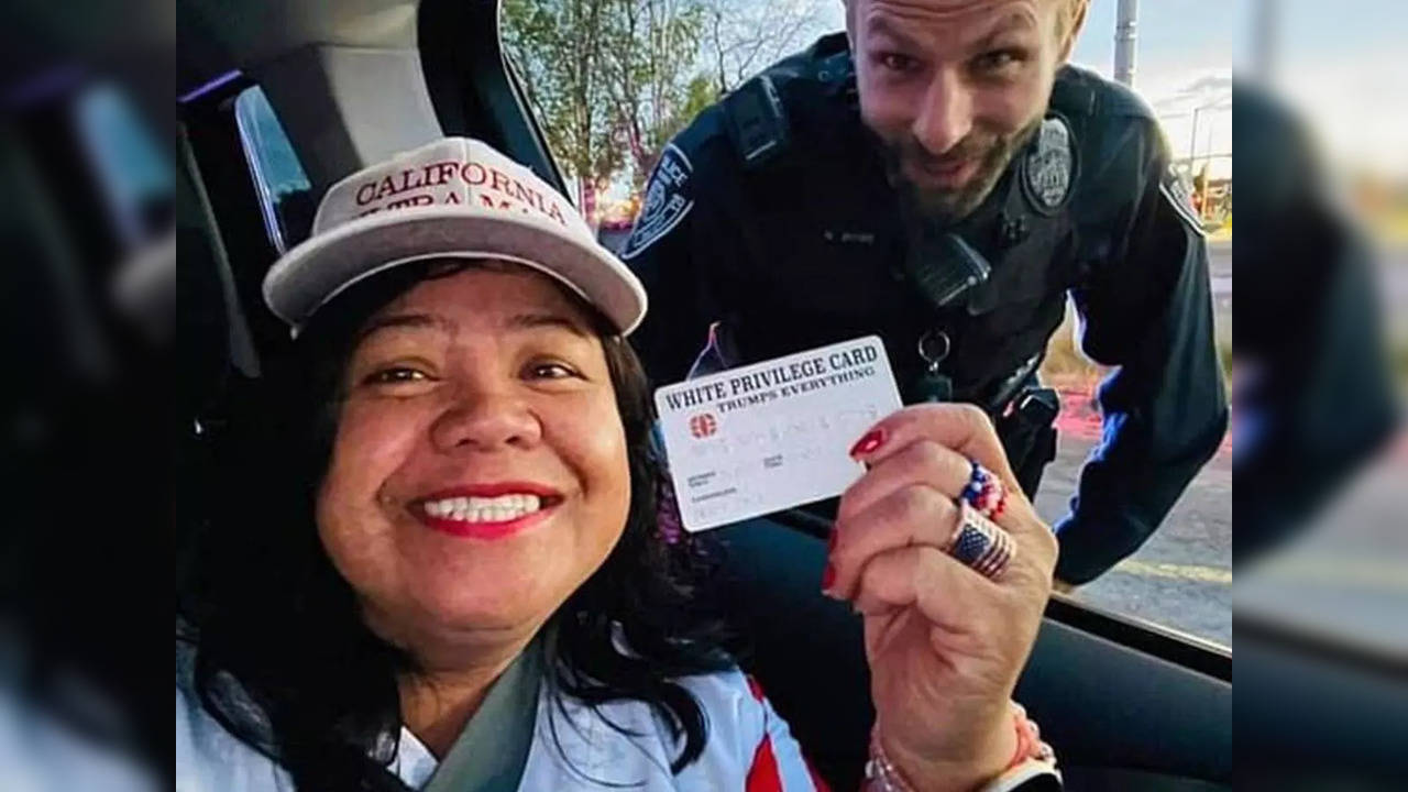 Alaska woman shows 'white privilege card' to cops during traffic stop, let go without citation | Picture: Mimi Israelah/Facebook