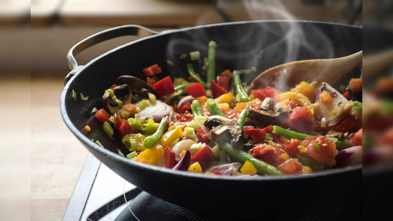 When it comes to nutrition, it is wiser to choose the middle ground and make wiser decisions – although one must keep a safe distance from the frying pot, try pan frying the vegetables and adding your favourite toppings in smaller quantities to gain maximum benefits.