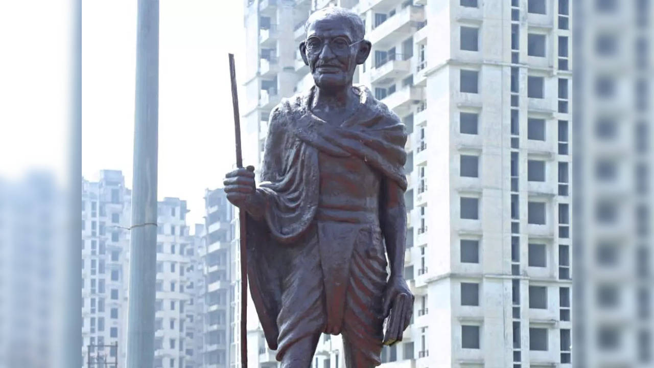 Statue of Mahatma Gandhi made from recycled 1,000 kg plastic waste in Noida