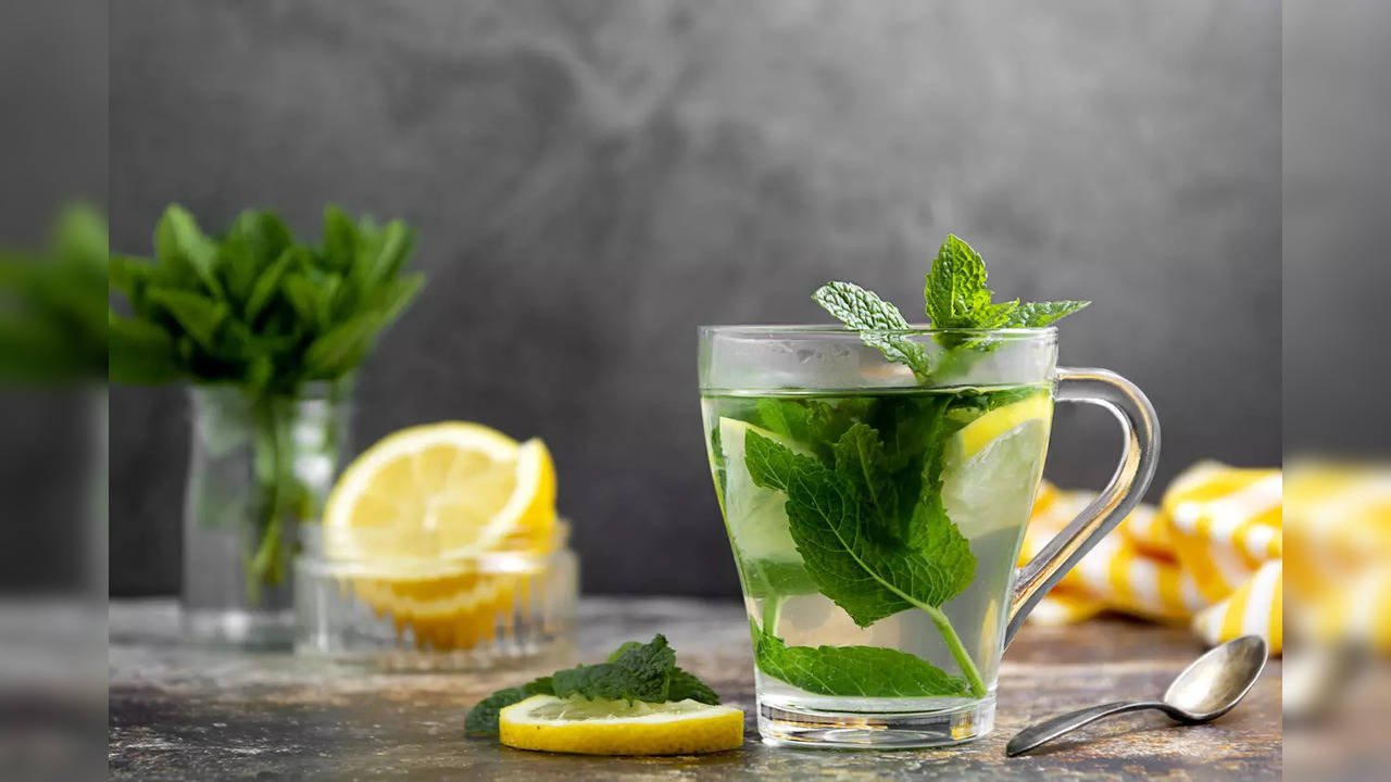 Unbelievable health benefits of drinking green tea with lemon