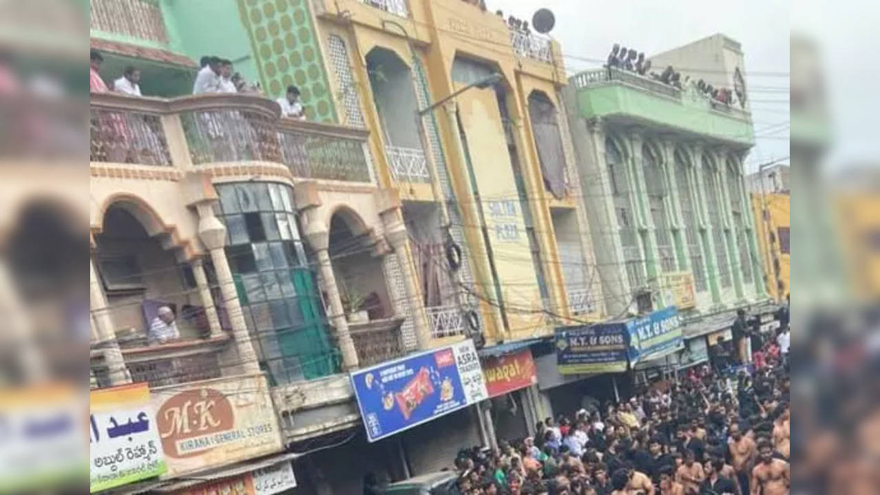 Bibi ka Alam procession in Hyderabad