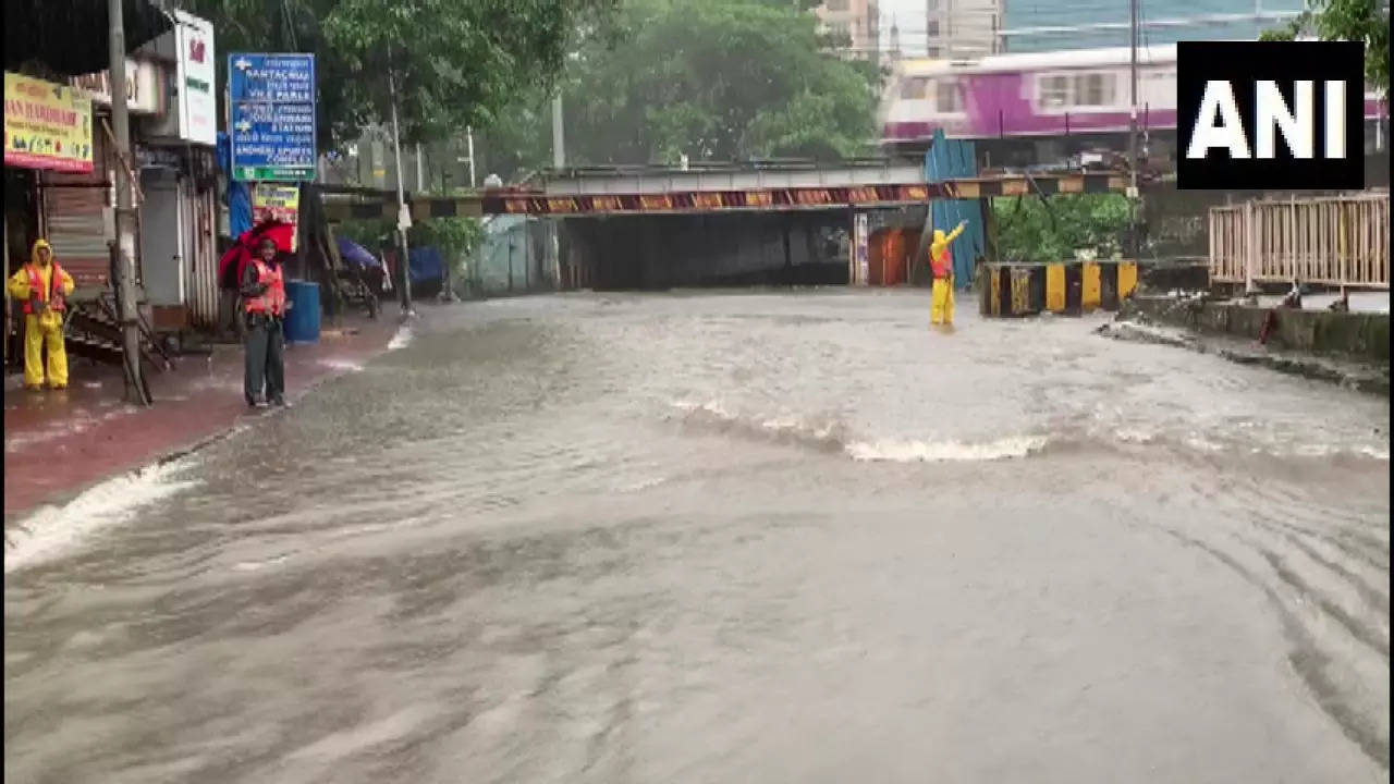 Mumbai's Andheri Subway flooded on Tuesday amid heavy rain