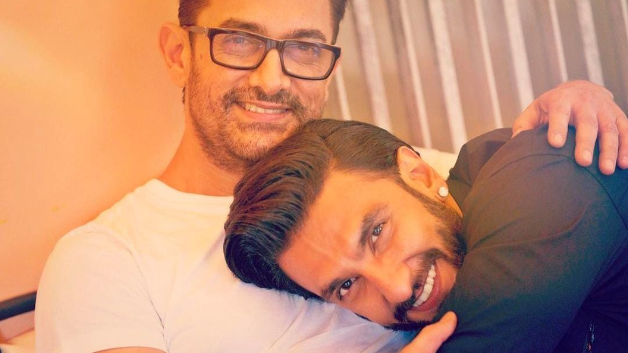 Ranveer Cutely Hugs Aamir Khan As They Pose For An Adorable Photo Fans Say Laal With Singh