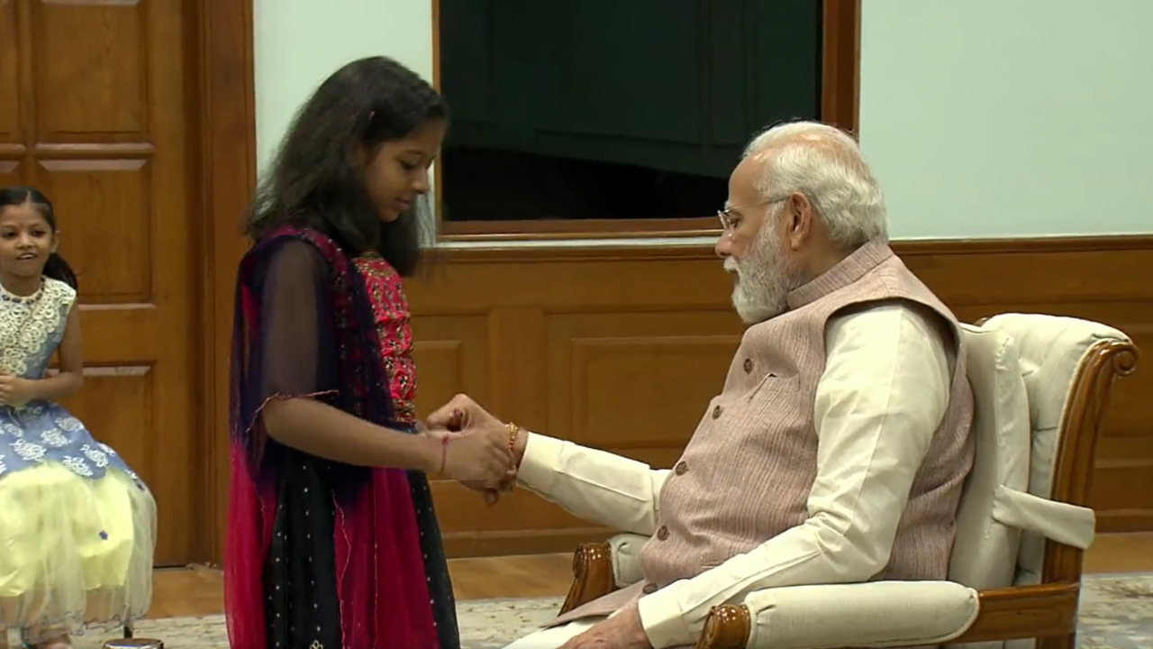 PM Modi Raksha Bandhan