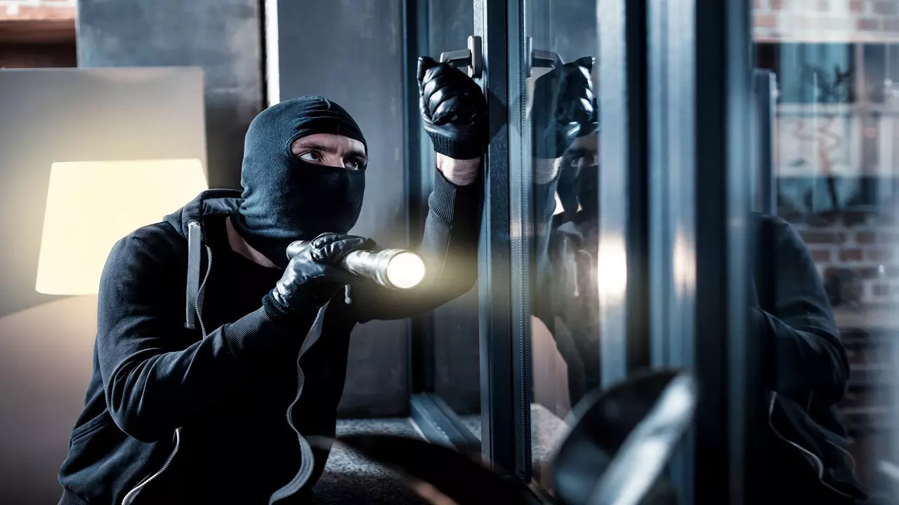 iStock-burglar