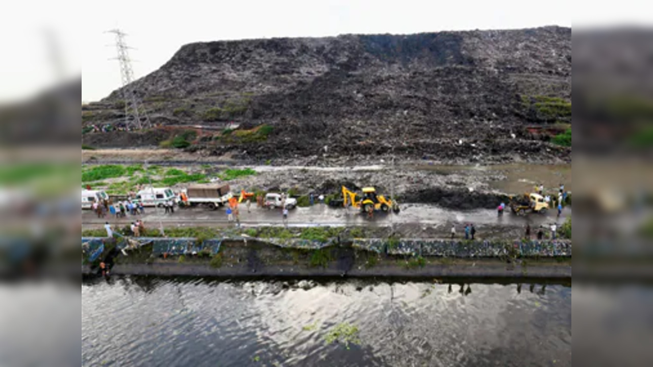 Ghazipur-landfill_PTI.