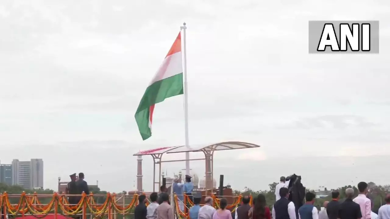 PM Modi hoists the Tricolour at Red Fort