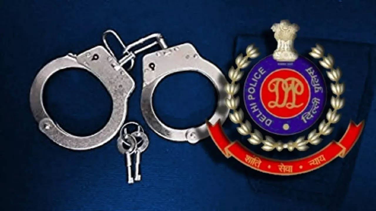 Delhi Police Nabs History Sheeter Involved In 47 Cases Of Theft And Illegal Possession Of Arms