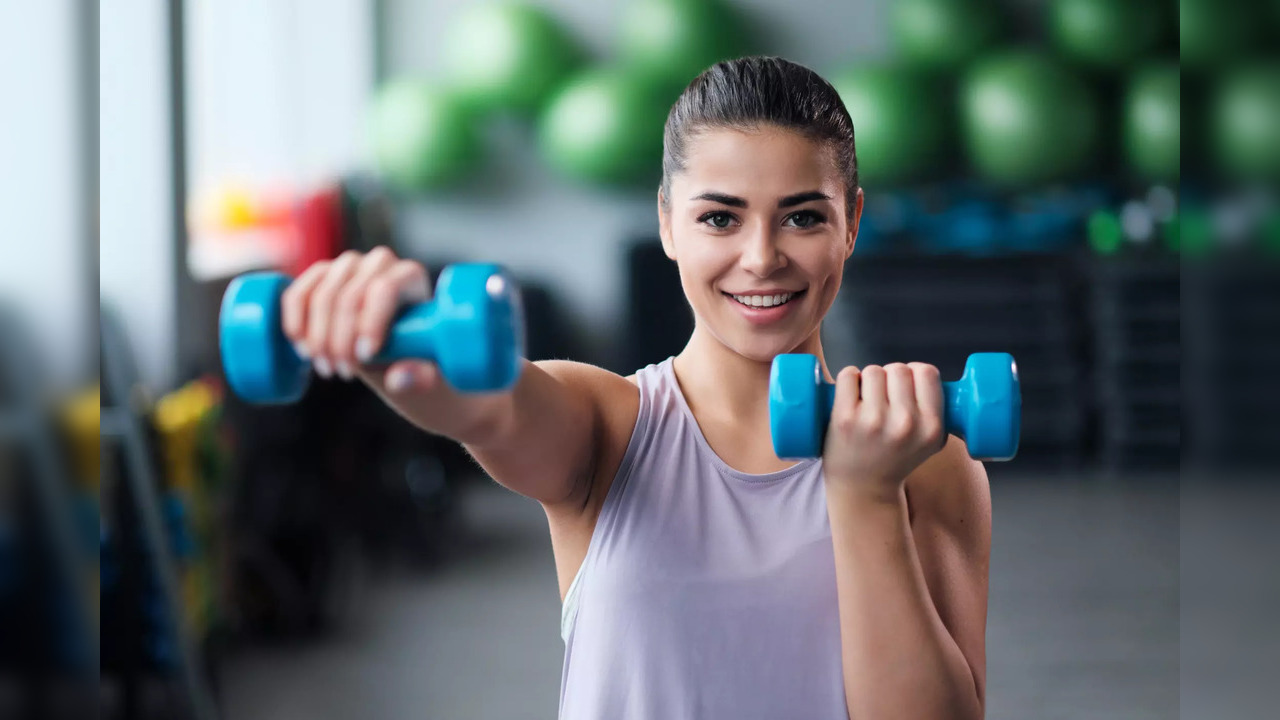 With this, researchers concluded that lowering a heavy dumbbell slowly once or six times a week is good enough to build muscle strength.