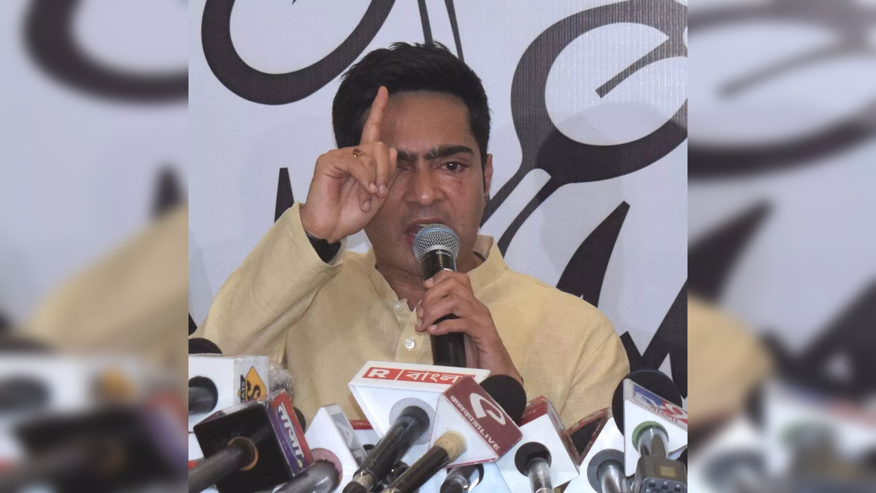 Kolkata:Trinamool Congress General Secretary Abhishek Banerjee addresses a press conference at Trinamool Bhavan in Kolkata On Thursday July 28,2022.(Photo:Bibhash Lodh/IANS)