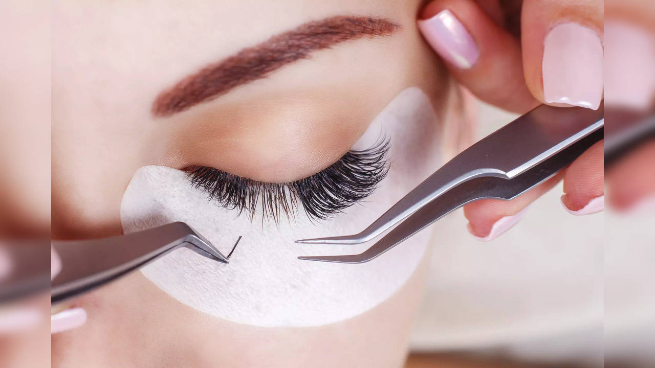 Eyelash follicles can become weak if fake eyelashes are ripped out suddenly and aggressively.