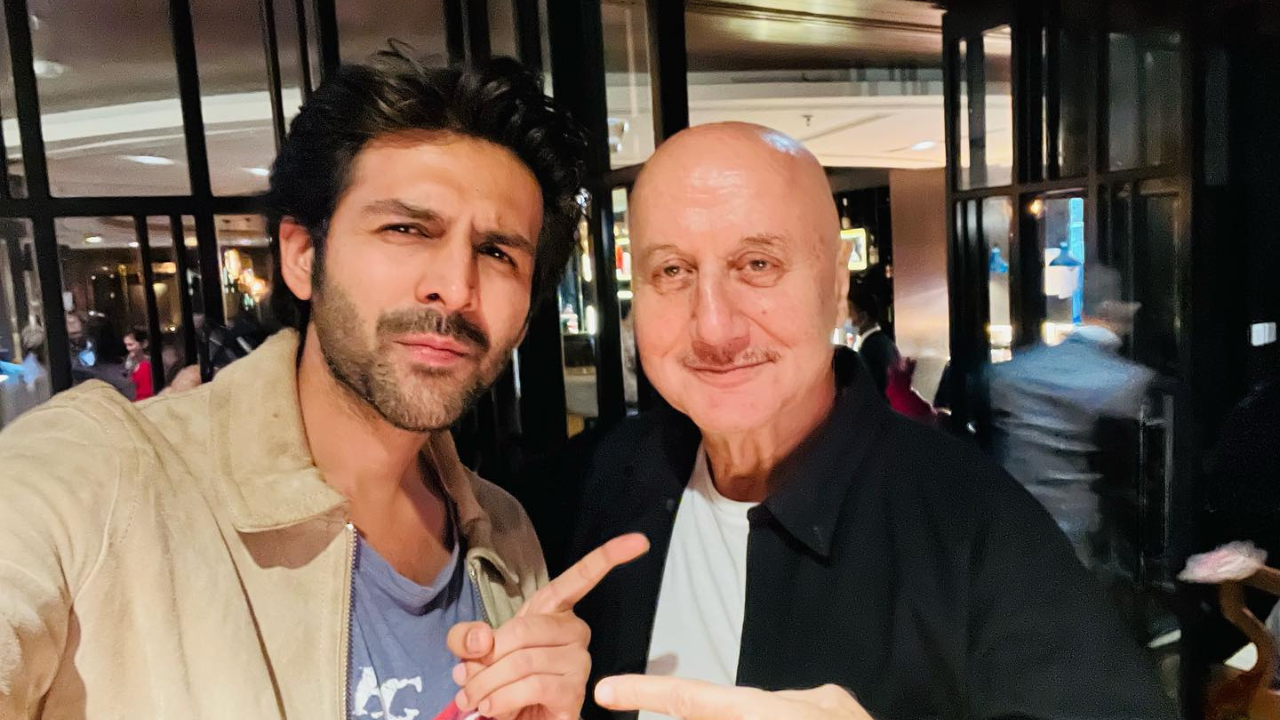 Kartik Aaryan, Anupam Kher