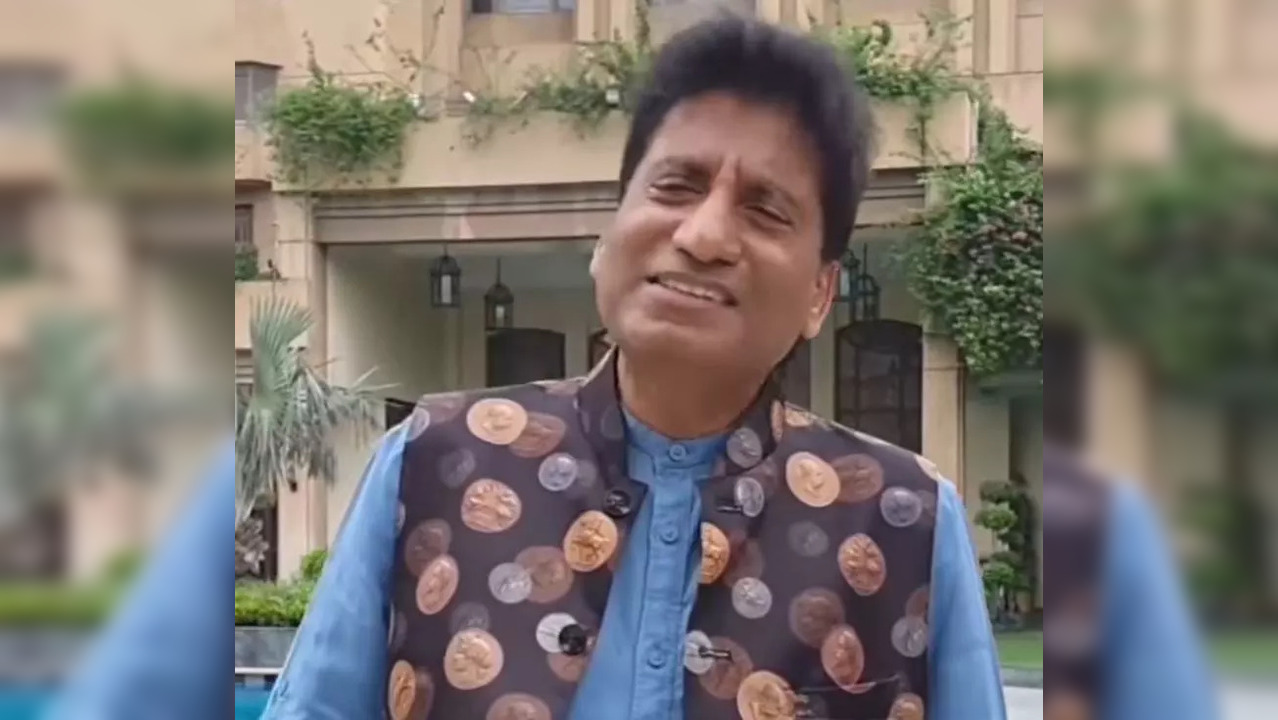 A week after comedian Raju Srivastava suffered a heart attack while exercising in the gym, healh update was shared by doctors. (Photo credit: Raju Srivastava/Instagram)