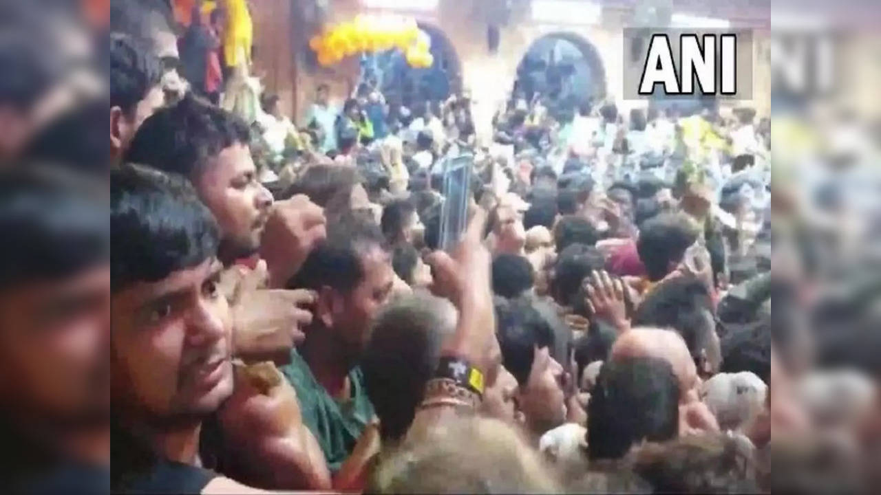 2 die during Janmashtami celebrations at Banke Bihari temple in Mathura