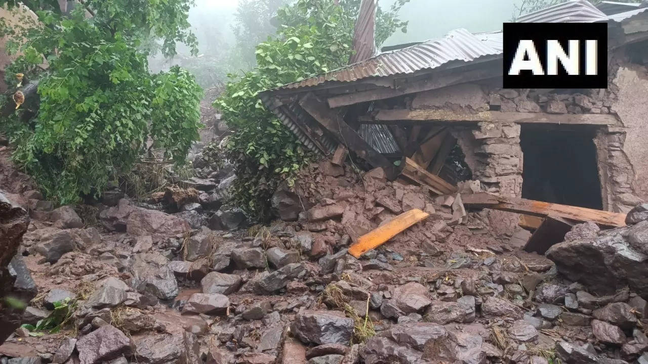 udhampur house collapse