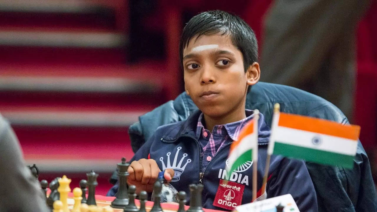 17-year-old R Praggnanandhaa defeats world chess champion Magnus Carlsen at  FTX crypto cup - BusinessToday