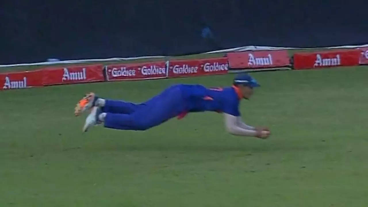 Shubman Gill catch