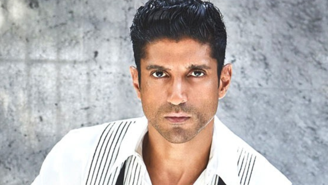 farhan-akhtar-s-excel-entertainment-accused-of-non-payment-of-rs-20-25-lakh-to-workers