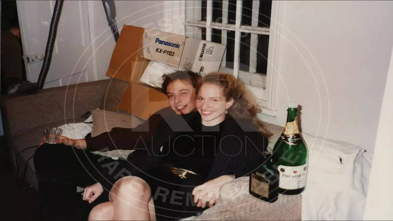 ELon Musk with Jennifer