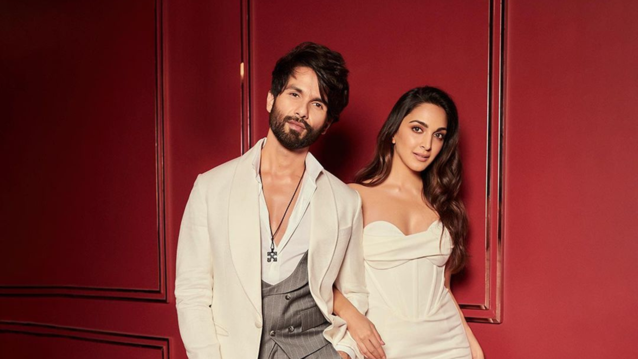 Shahid Kapoor Styles His Classic Gray Stripe Suit With A White Blazer Only  To Twin With Kiara Advani On KWK 7