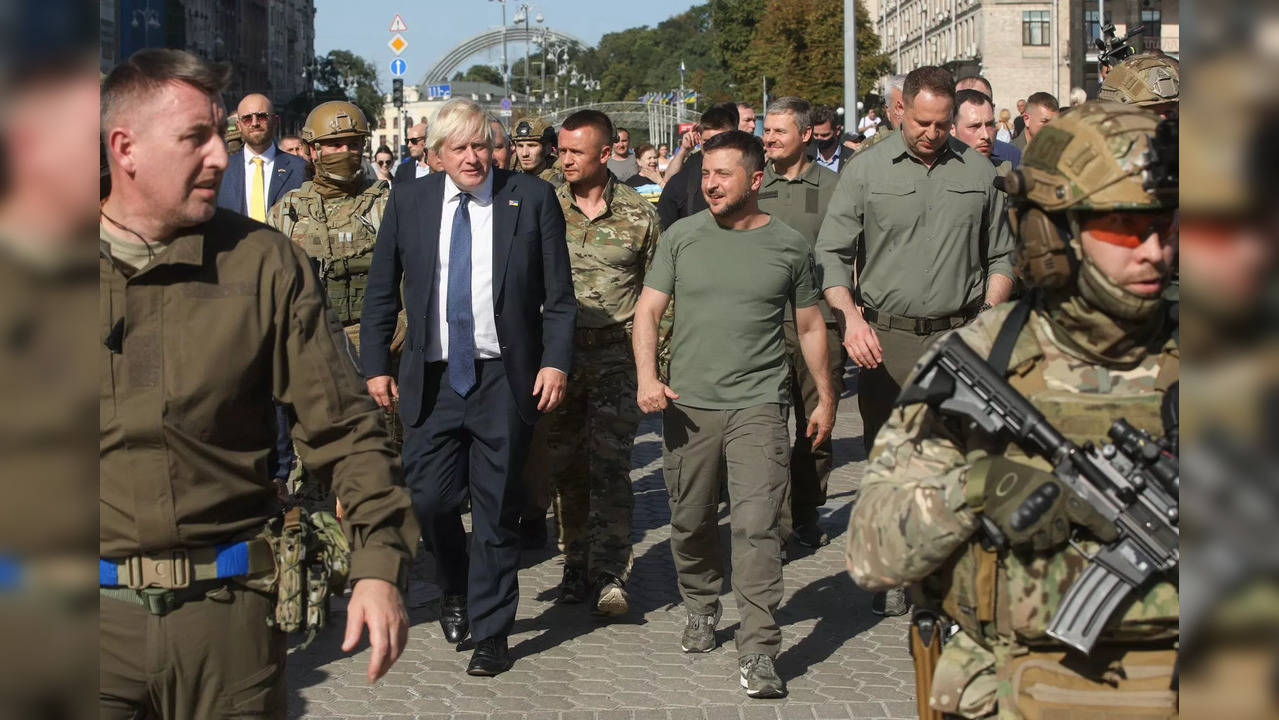 UK Prime Minister Boris Johnson walks in central Kyiv along with President Volodymyr Zelensky