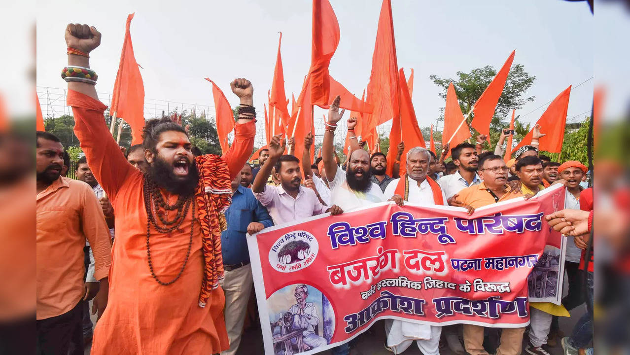 Patna: Vishwa Hindu Parishad (VHP) and Bajrang Dal activists shout slogans durin...