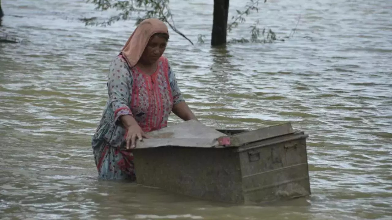 Pakistan floods AP.