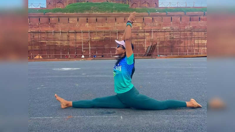 Last week, Ankita Konwar was seen perform a full split or Hanumanasana in front of the Red Fort. (Photo credit: Ankita Konwar/Instagram)