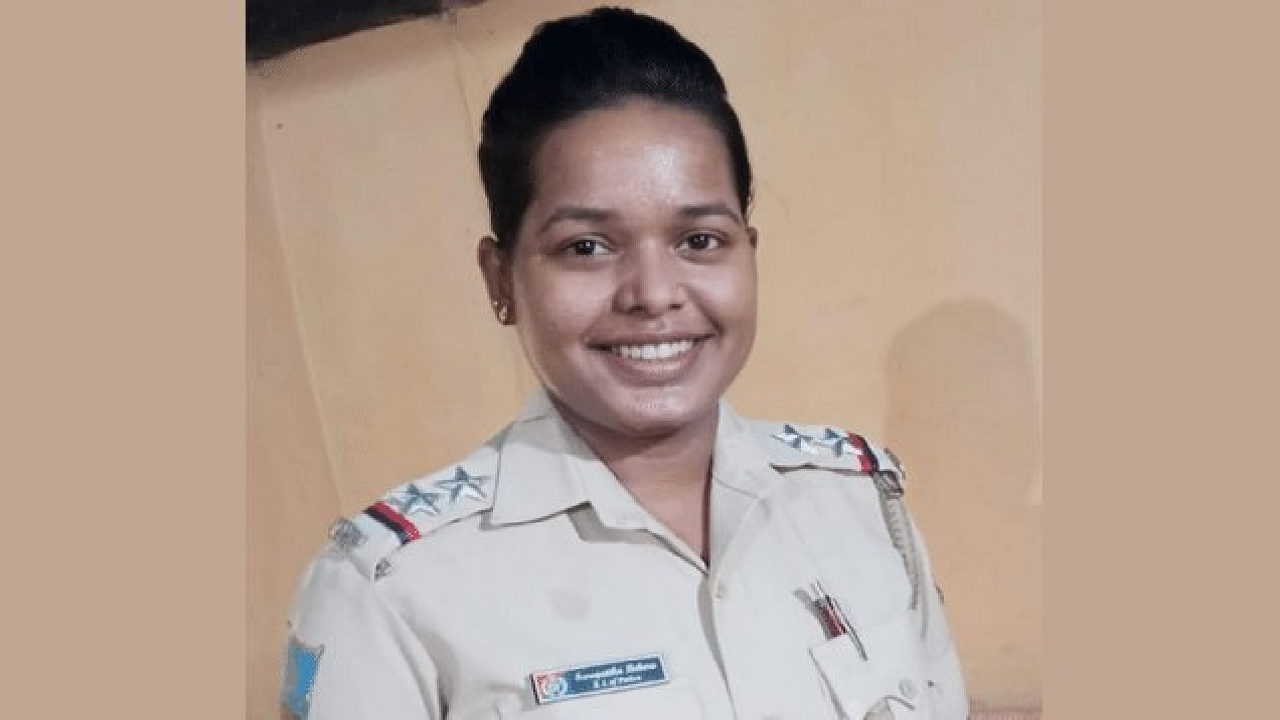 Odisha Woman subinspector found hanging in her quarter, family stage