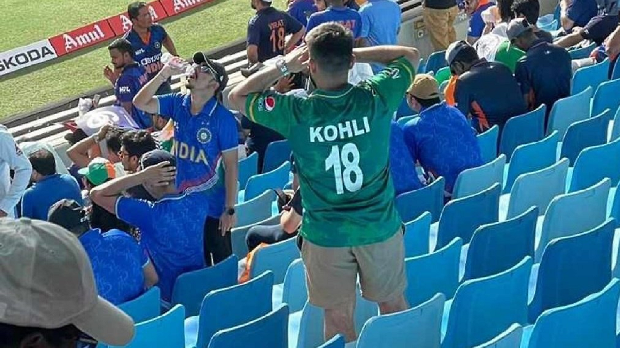 Virat Kohli fever grips Dubai, Pakistani fan spotted wearing former Indian  captain's jersey in stands - see pic | Cricket News, Times Now