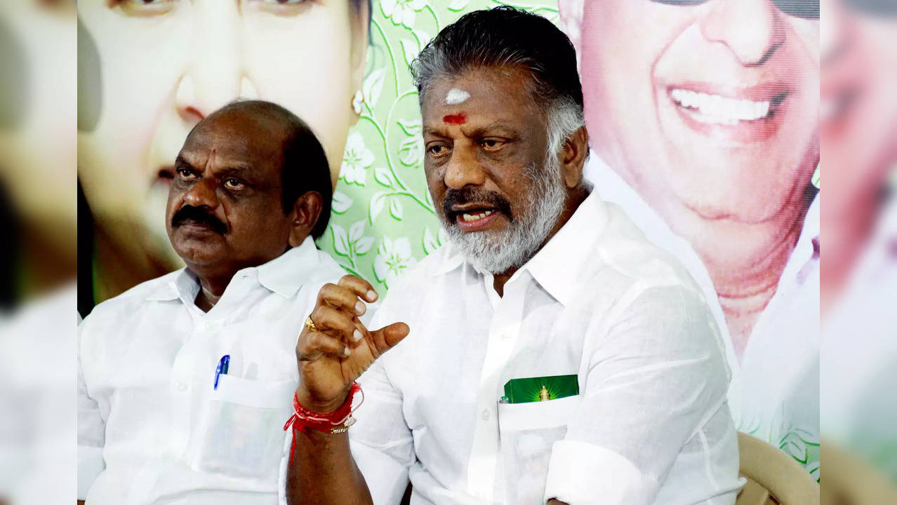 True AIADMK workers are on my side, says O Panneerselvam amid tussle with  EPS faction | India News, Times Now