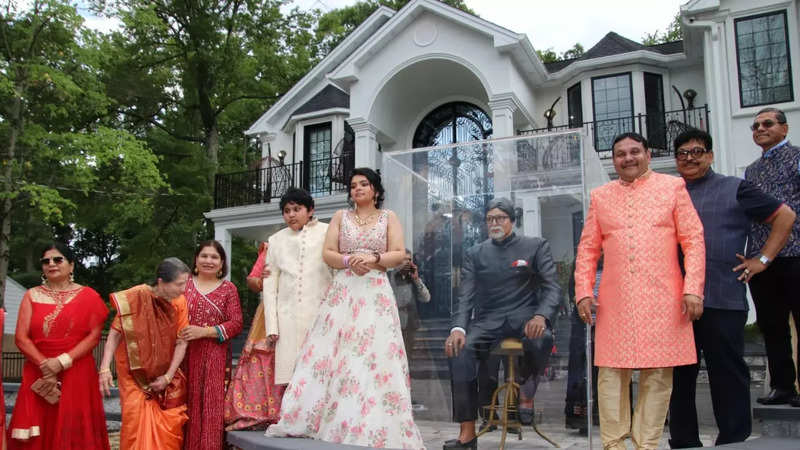 Indian-American family installs a life size statue of Amitabh Bachchan at their home in New Jersey