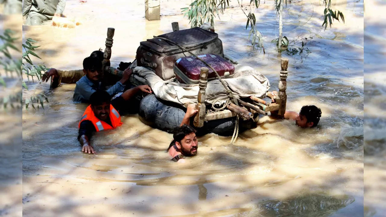 Pakistan floods AP