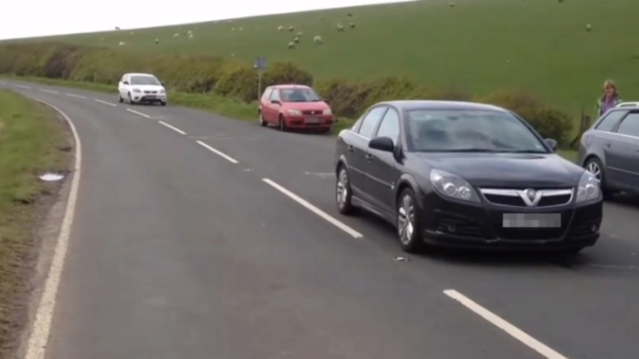 Optical illusion shows cars rolling uphill on neutral - Watch Viral Video