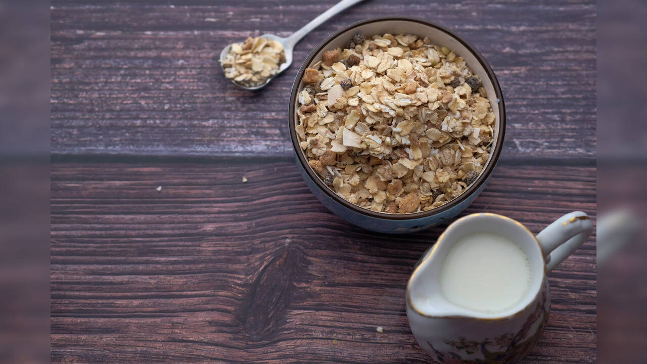 Oat Milk Health benefits of drinking this plantbased milk
