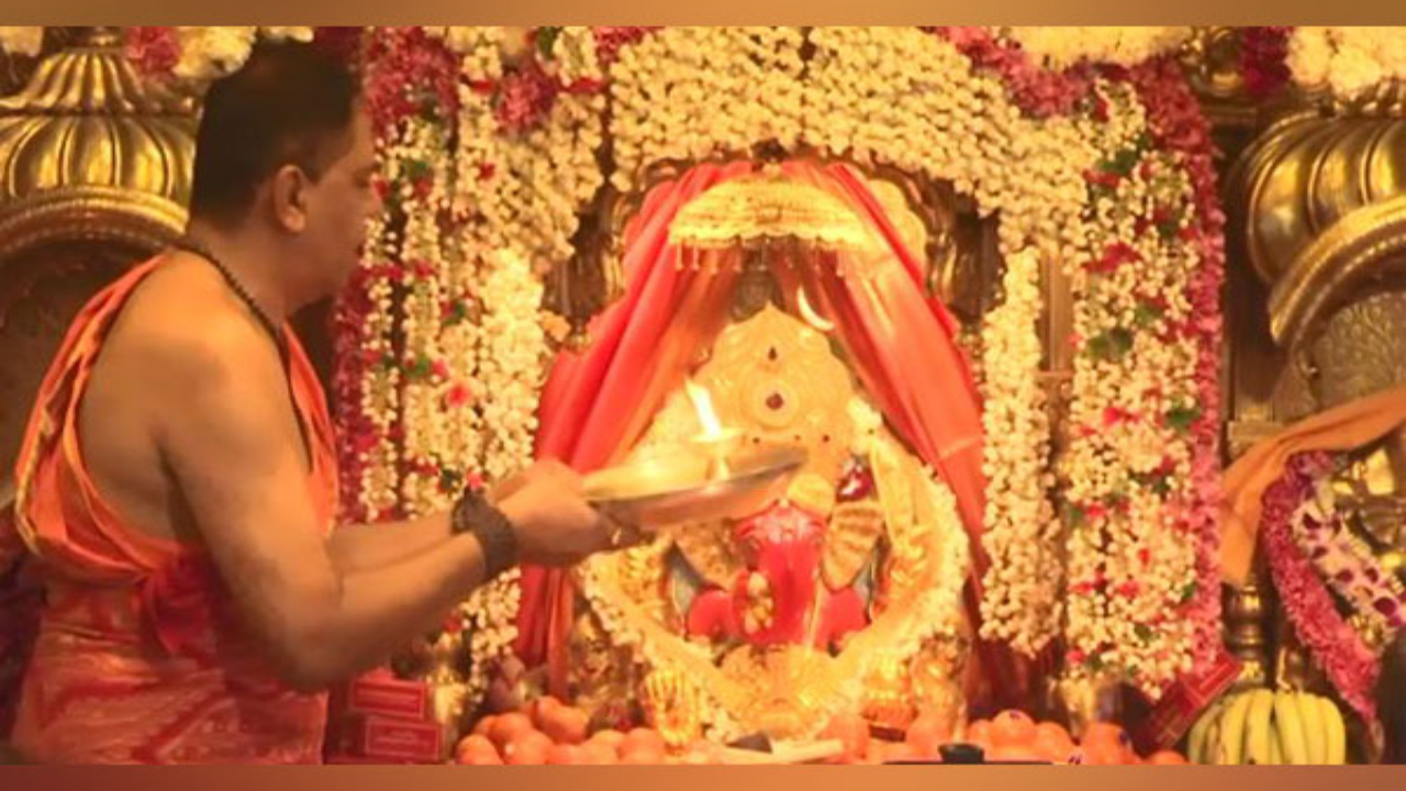 Ganesh Chaturthi 2022: Siddhivinayak morning Aarti