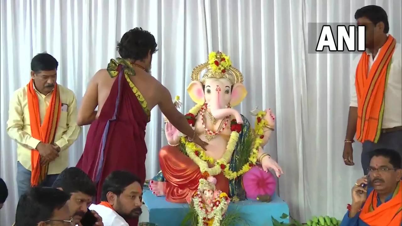 Ganesh idol installed at Eidgah ground in Karnataka's Hubbali-Dharwad