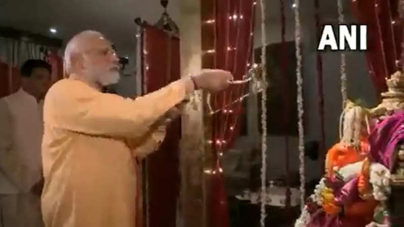 PM Modi visits Union Minister Piyush Goyal's residence, offers Ganesh Chaturthi​ prayers