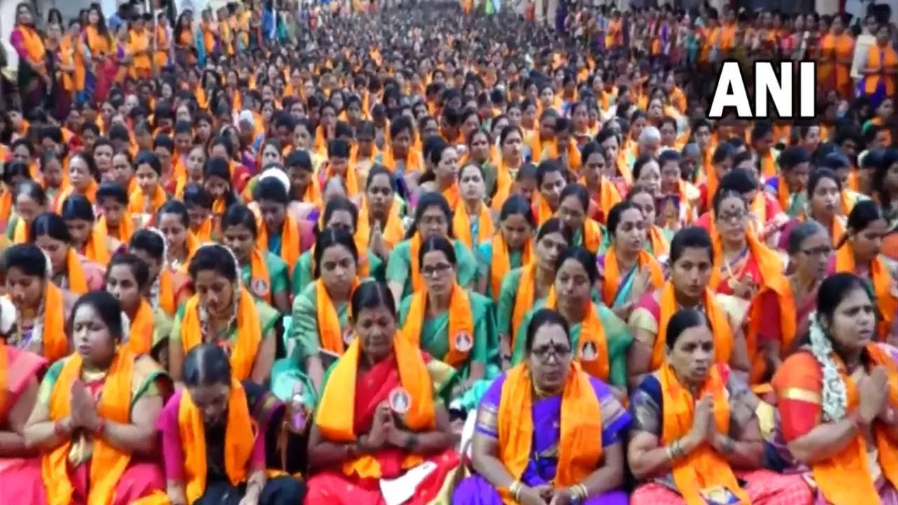 Chanting at Shreemant Dagdusheth Halwai Ganpati