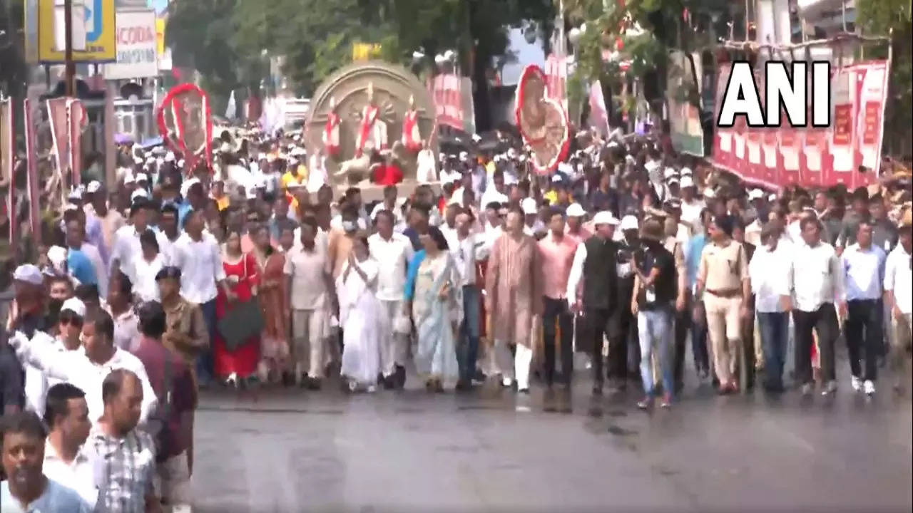 Kolkata: CM Mamta Banerjee takes out rally to thank UNESCO